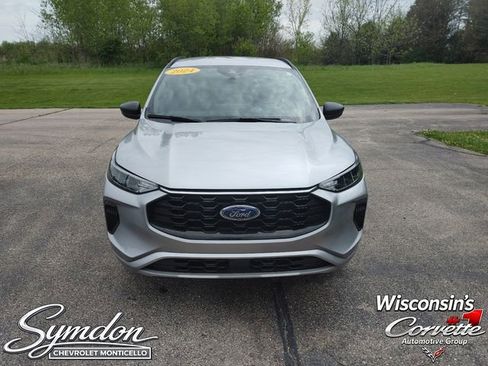 Used 2024 Ford Escape ST-Line w/ Tech Pack #1 AWD/4WD image 2