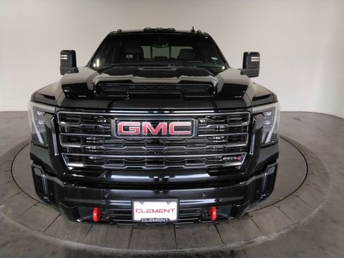 Used 2025 GMC Sierra 2500 AT4 w/ AT4 Premium Plus Package AWD/4WD image 3