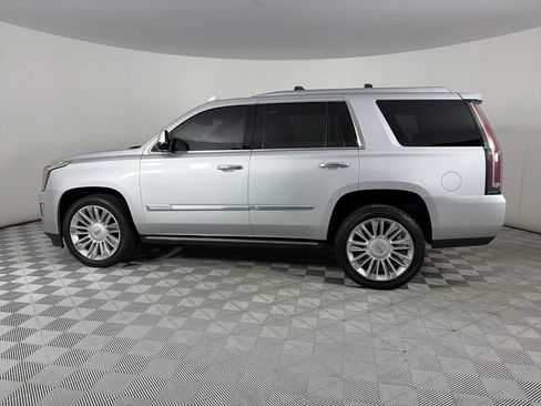 Used 2016 Cadillac Escalade Platinum AWD/4WD image 4