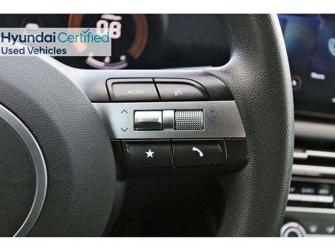 Certified 2025 Hyundai Santa Cruz SE FWD image 19