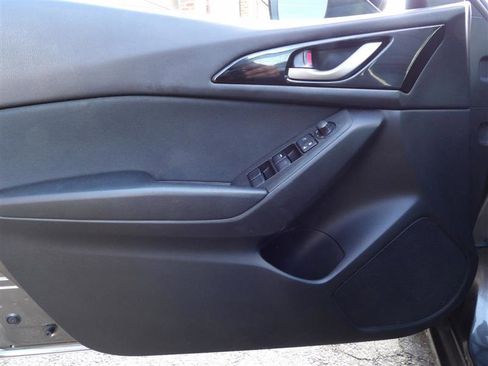 Used 2014 MAZDA MAZDA3 i Sport image 21