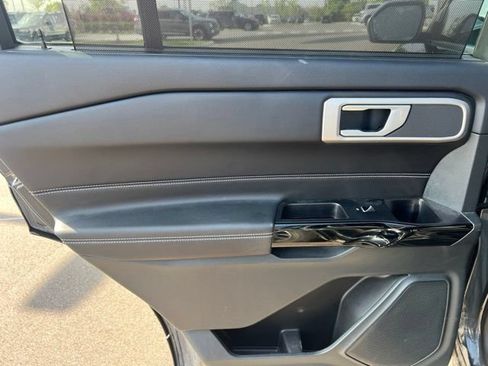 Used 2023 Ford Explorer ST AWD/4WD image 18