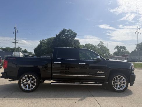 Used 2018 Chevrolet Silverado 1500 High Country AWD/4WD image 3