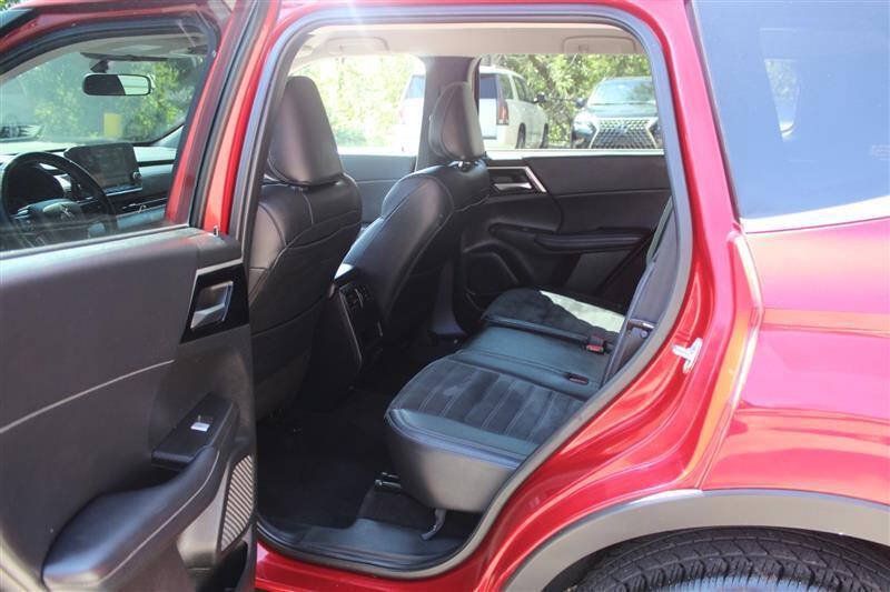 Used 2023 Mitsubishi Outlander SE AWD/4WD image 20