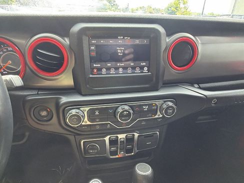 Used 2022 Jeep Wrangler Unlimited Sport AWD/4WD image 32