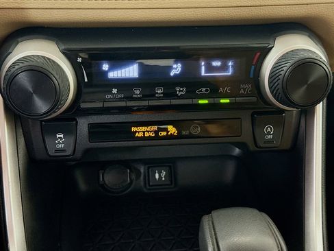 Used 2019 Toyota RAV4 LE w/ All Weather Liner Package AWD/4WD image 16
