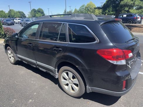 Used 2011 Subaru Outback 2.5i Premium w/ All-Weather Pkg AWD/4WD image 13