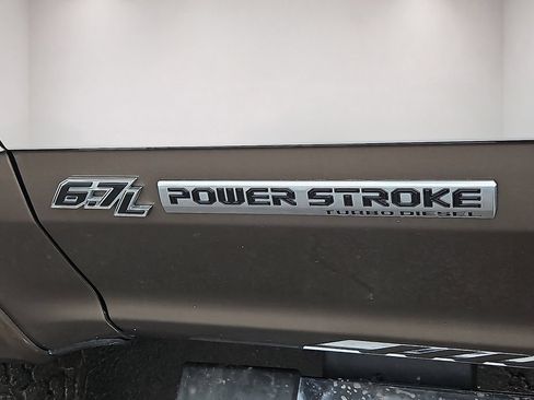 Used 2017 Ford F250 Lariat w/ Chrome Package AWD/4WD image 15
