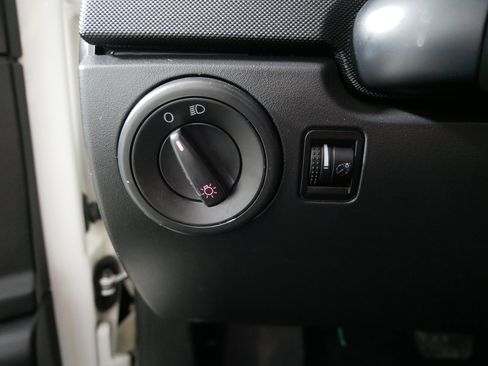 Used 2010 Volkswagen Beetle Coupe image 26