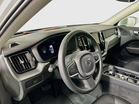 Used 2023 Volvo XC60 B5 Core AWD/4WD image 9