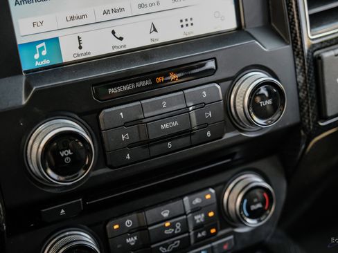 Used 2018 Ford F150 Lariat w/ Equipment Group 502A Luxury image 69