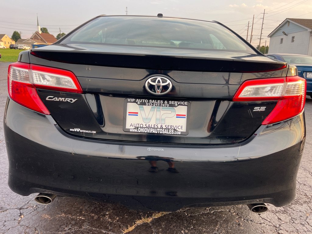 Used 2012 Toyota Camry SE w/ Leather Pkg FWD image 10