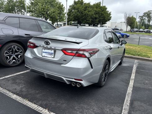 Used 2021 Toyota Camry SE FWD image 21