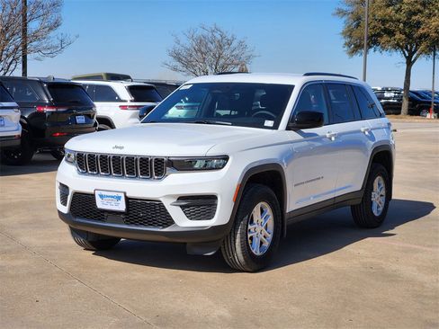 New 2025 Jeep Grand Cherokee Laredo w/ MOPAR Finishing Package image 2