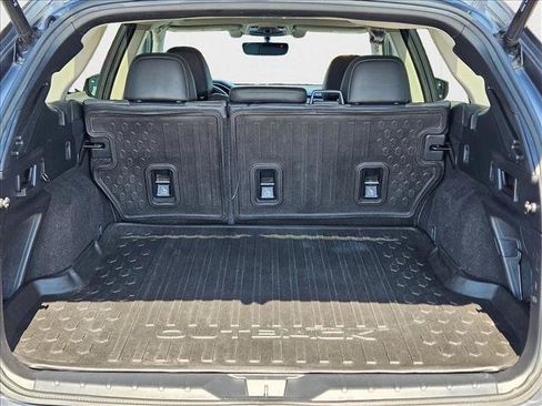 Used 2020 Subaru Outback Onyx Edition XT w/ Popular Package #2 image 6