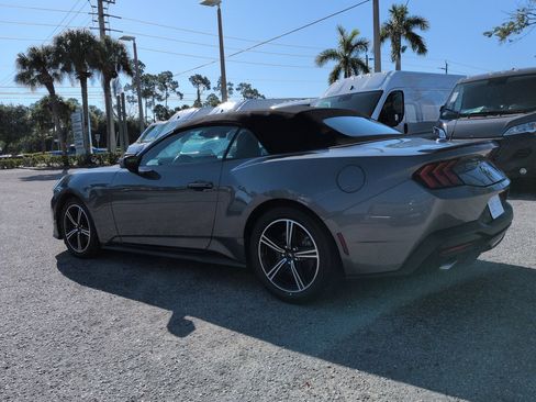 Used 2025 Ford Mustang Premium RWD image 7