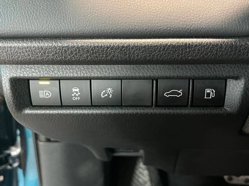 Used 2025 Toyota Camry XSE FWD image 34