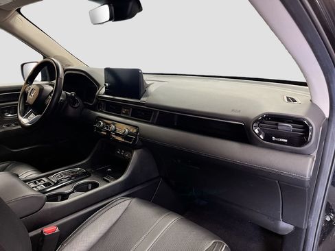Used 2025 Honda Pilot Elite image 32