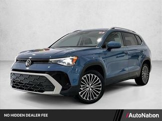 Used 2025 Volkswagen Taos SE FWD video 1