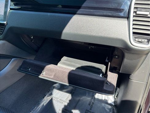 Used 2019 Porsche Cayenne Sport Utility 4D image 52