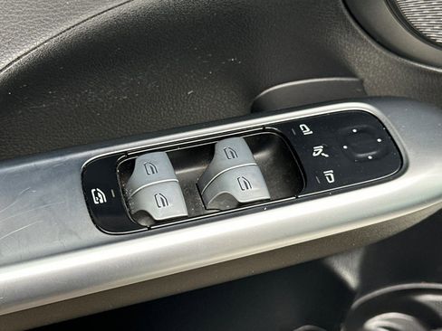 Used 2023 Mercedes-Benz C 300 Sedan image 13