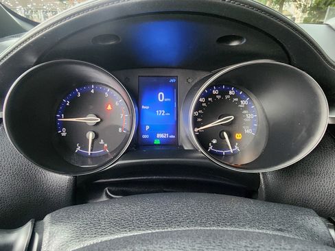 Used 2018 Toyota C-HR XLE FWD image 36
