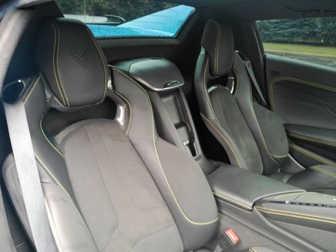 Used 2024 Chevrolet Corvette Z06 w/ Z07 Performance Package RWD image 20