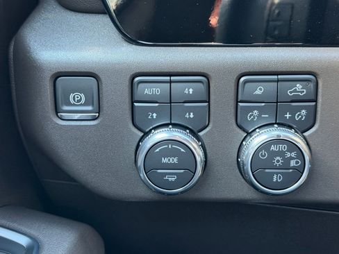 Used 2025 GMC Sierra 1500 SLT w/ SLT Premium Plus Package image 12