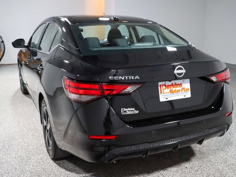 Used 2025 Nissan Sentra SV FWD image 9
