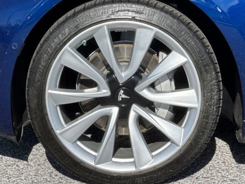 Used 2018 Tesla Model 3 Long Range RWD image 11