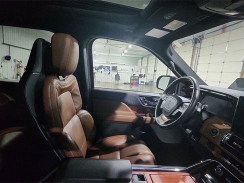 Used 2024 Lincoln Navigator Reserve w/ Equipment Group 201A image 13
