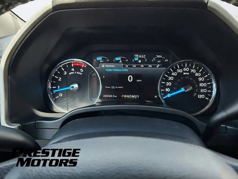 Used 2017 Ford F250 Lariat w/ Lariat Ultimate Package AWD/4WD image 19