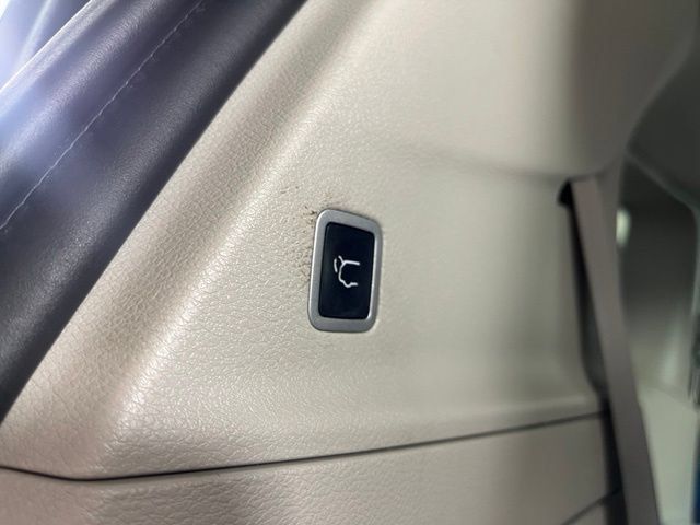Used 2021 Chrysler Pacifica Limited FWD image 41