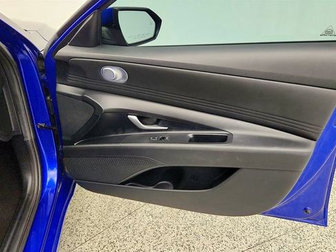 Used 2022 Hyundai Elantra SEL w/ Convenience Package FWD image 25