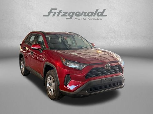 Used 2021 Toyota RAV4 LE AWD/4WD image 1