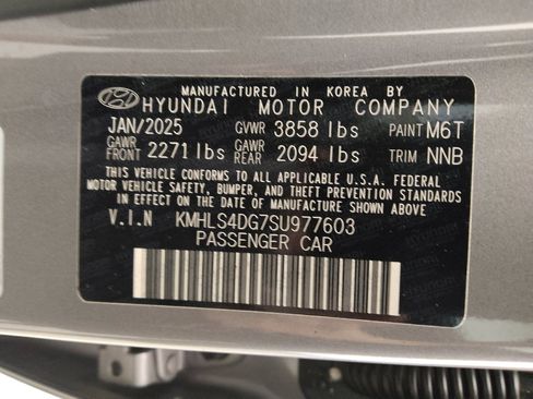 Used 2025 Hyundai Elantra SEL FWD image 33