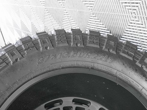 Used 2026 Ford F450 Lariat w/ FX4 Off-Road Package image 34