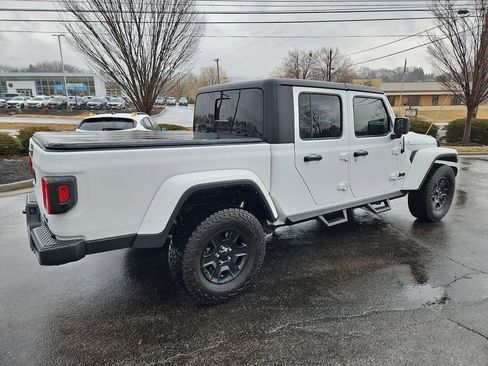 Used 2022 Jeep Gladiator Sport image 5