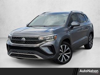 Used 2022 Volkswagen Taos SE video 1