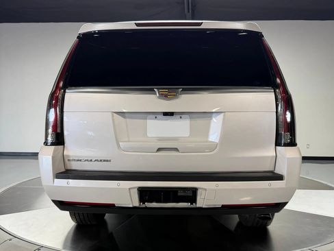 Used 2017 Cadillac Escalade ESV Premium Luxury AWD/4WD image 5