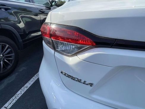 Used 2021 Toyota Corolla LE FWD image 12