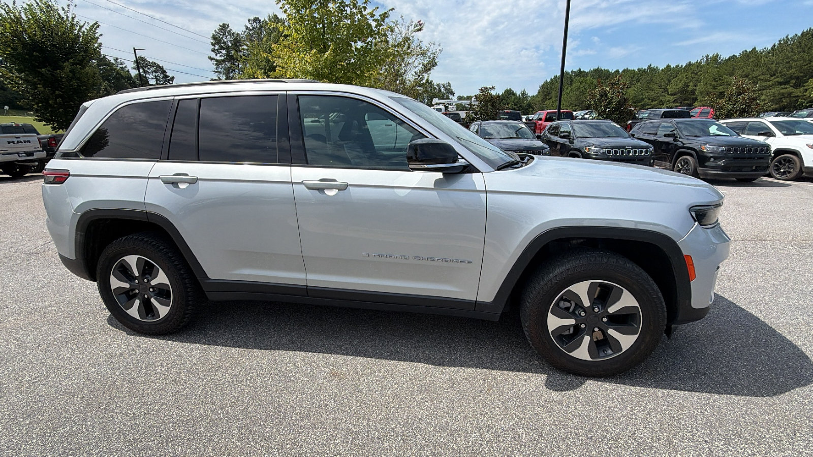 Used 2024 Jeep Grand Cherokee Limited 4xe AWD/4WD image 7
