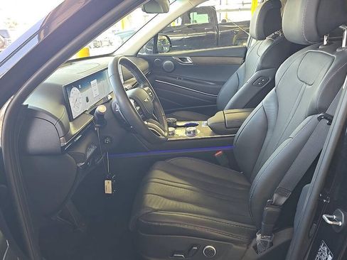 Used 2025 Genesis GV80 2.5T Advanced AWD/4WD image 8