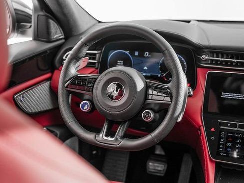 Used 2025 Maserati Grecale Modena image 24