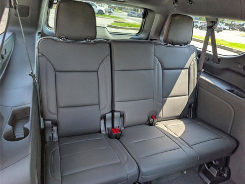 New 2026 Chevrolet Suburban High Country w/ Sun And Tow Package AWD/4WD image 9