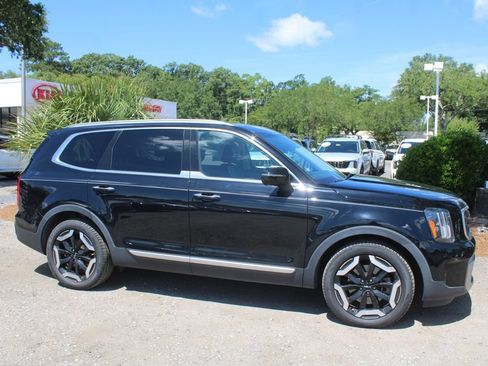 Used 2023 Kia Telluride S w/ S Sunroof Package AWD/4WD image 4