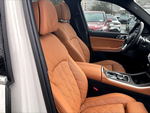 Used 2026 BMW X5 xDrive50e w/ Climate Comfort Package image 8