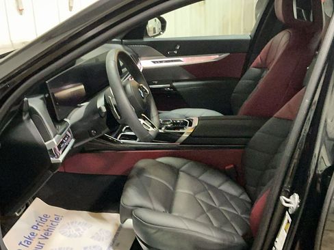 Used 2025 BMW 740i xDrive 740i xDrive image 15