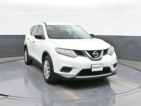 Used 2016 Nissan Rogue S w/ S Family Package FWD image 21