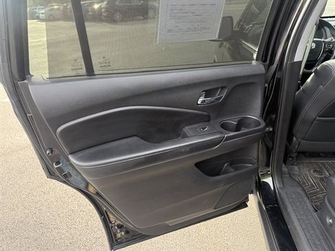Used 2018 Honda Pilot Touring image 42